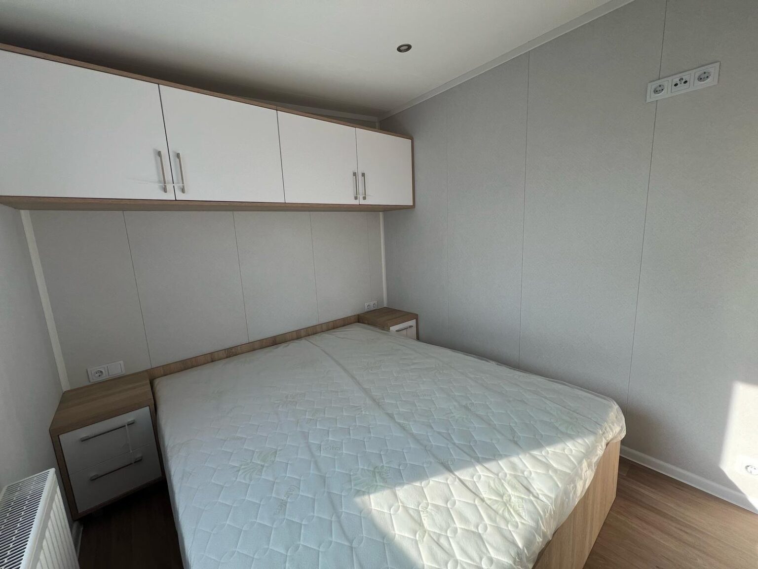 Mobil-home Camp II – Design scandinave en bois (Cuisine haut de gamme et finitions luxueuses) – Image 8