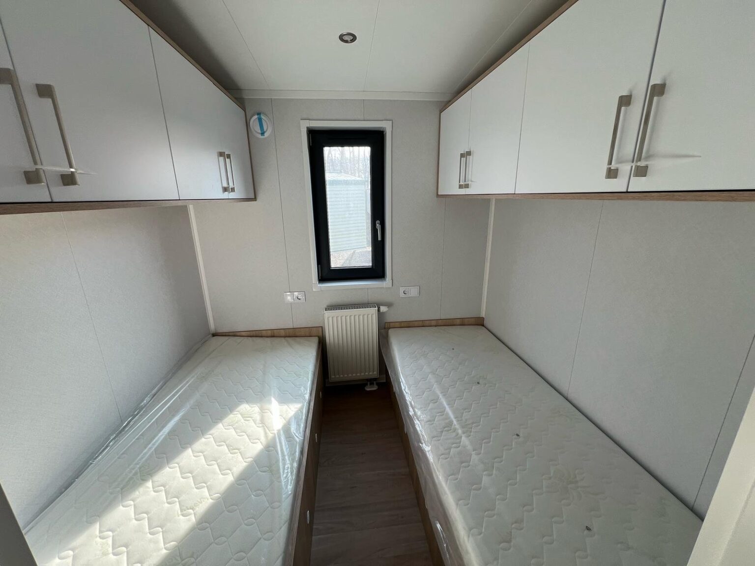 Mobil-home Camp II – Design scandinave en bois (Cuisine haut de gamme et finitions luxueuses) – Image 11