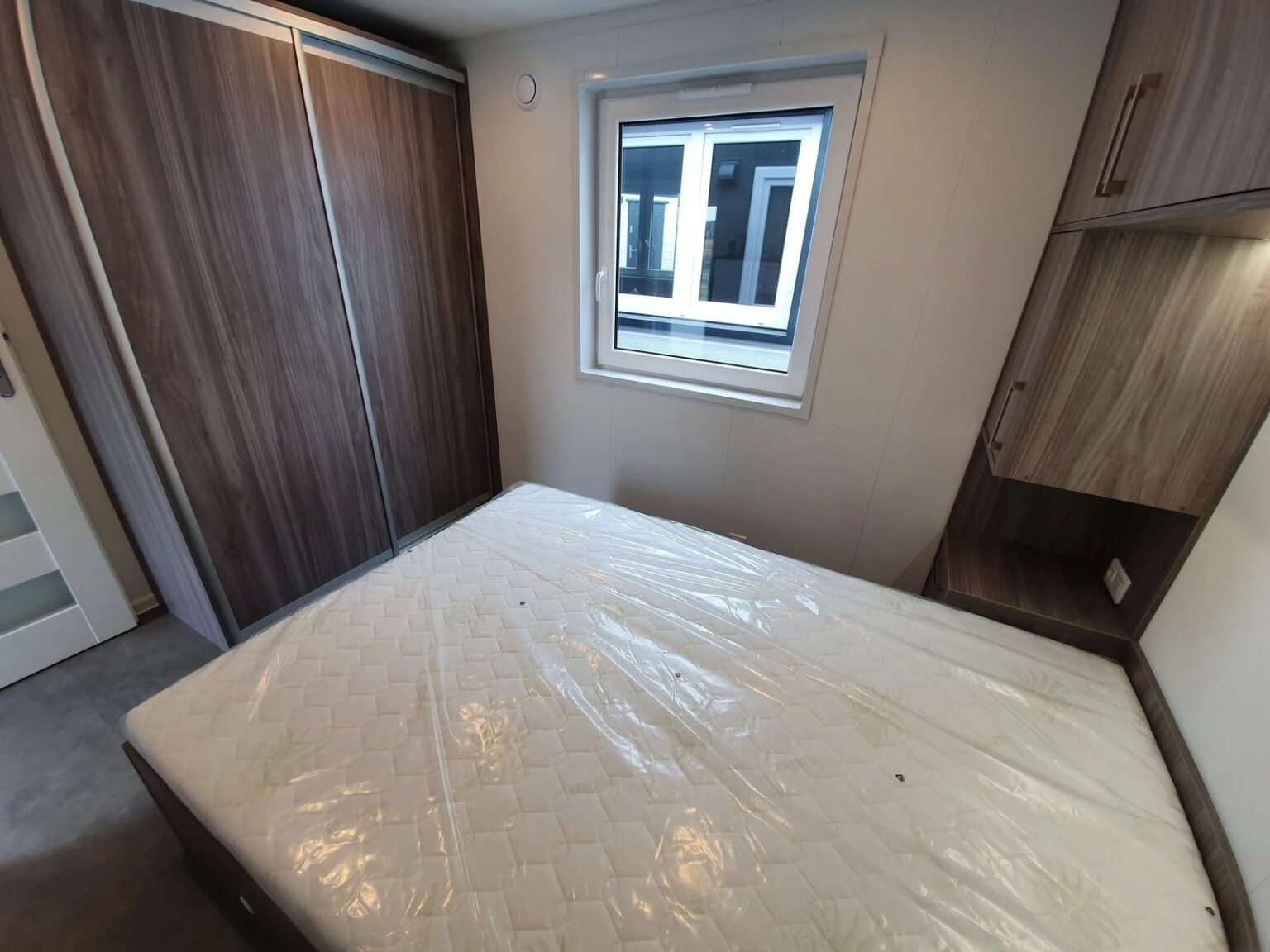 Mobil-home haut de gamme 10x4m (40m²) – Neuf, meublé et indépendant (Cadres Luxe) – Image 10