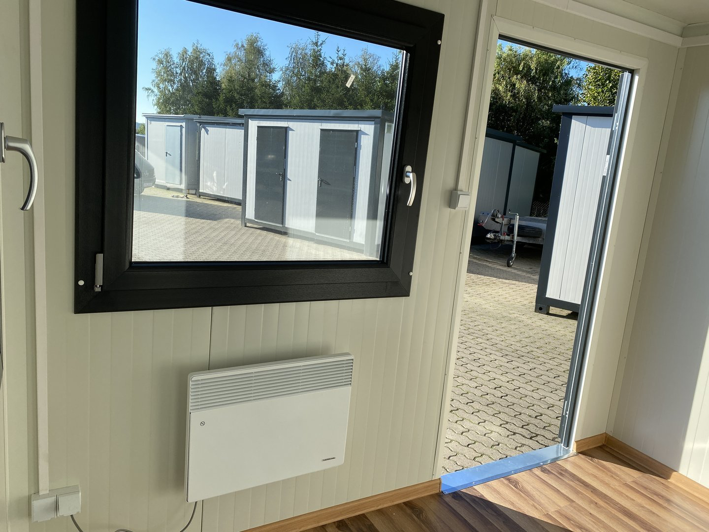 Conteneur aménagé en bureau et habitation de 5 x 2,4 m avec salle de bain complète et douche (isolation de 7,5 cm) – Image 10