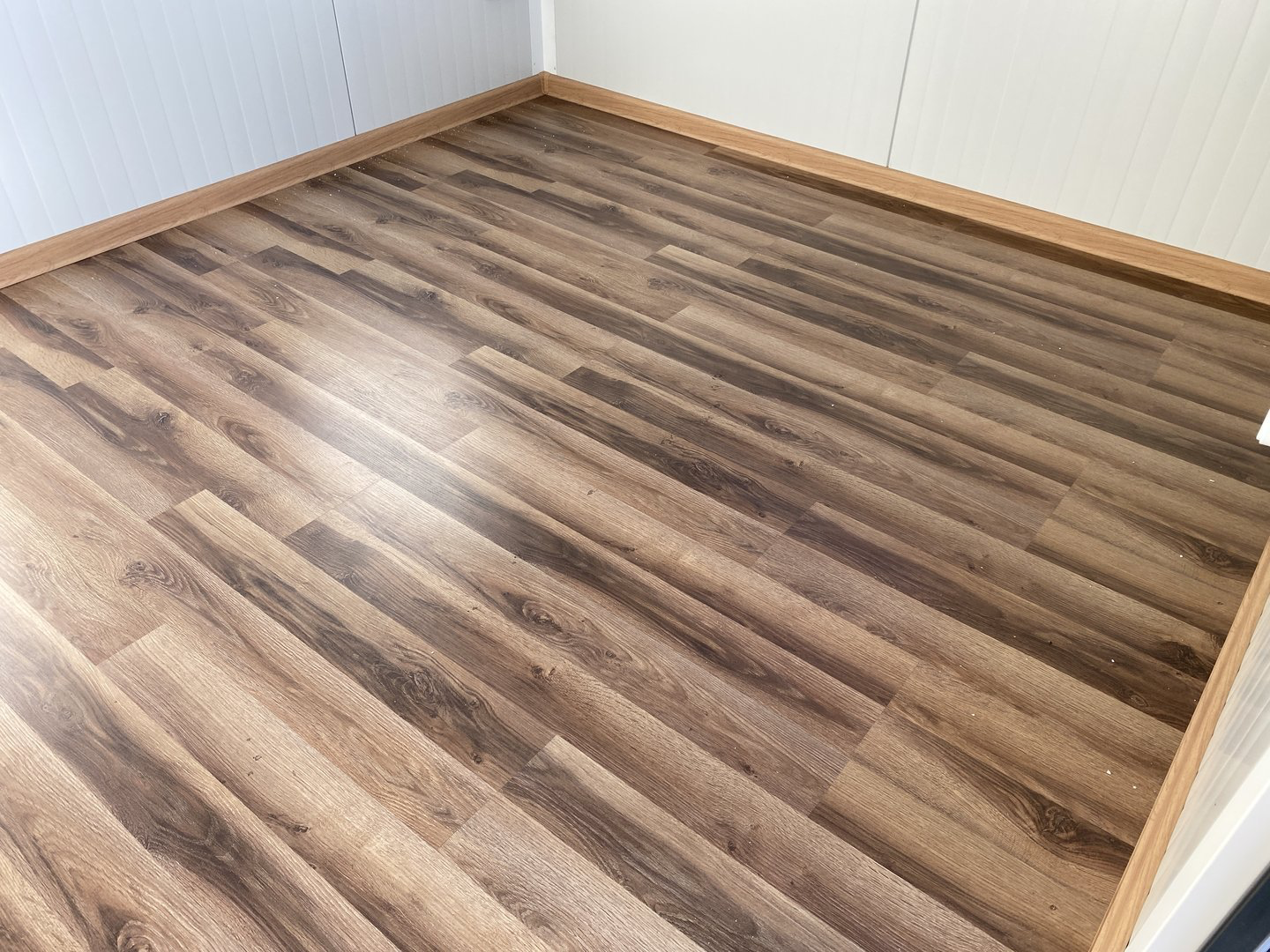 Conteneur aménagé en bureau et habitation de 5 x 2,4 m avec salle de bain complète et douche (isolation de 7,5 cm) – Image 11